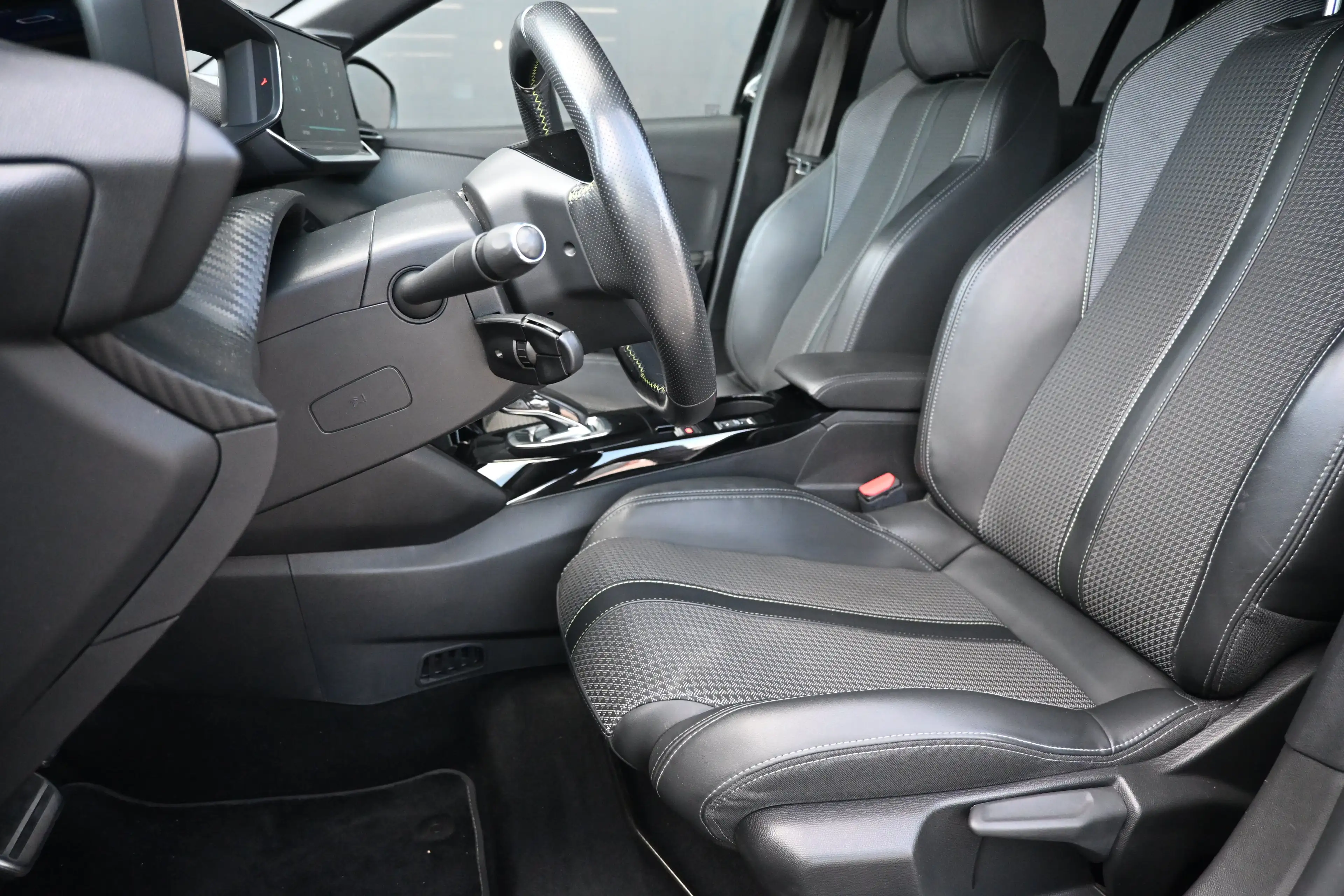 Peugeot e-208 EV GT 350 50 kWh 3 Fase | Navigatie | Climate Cont — photo 8