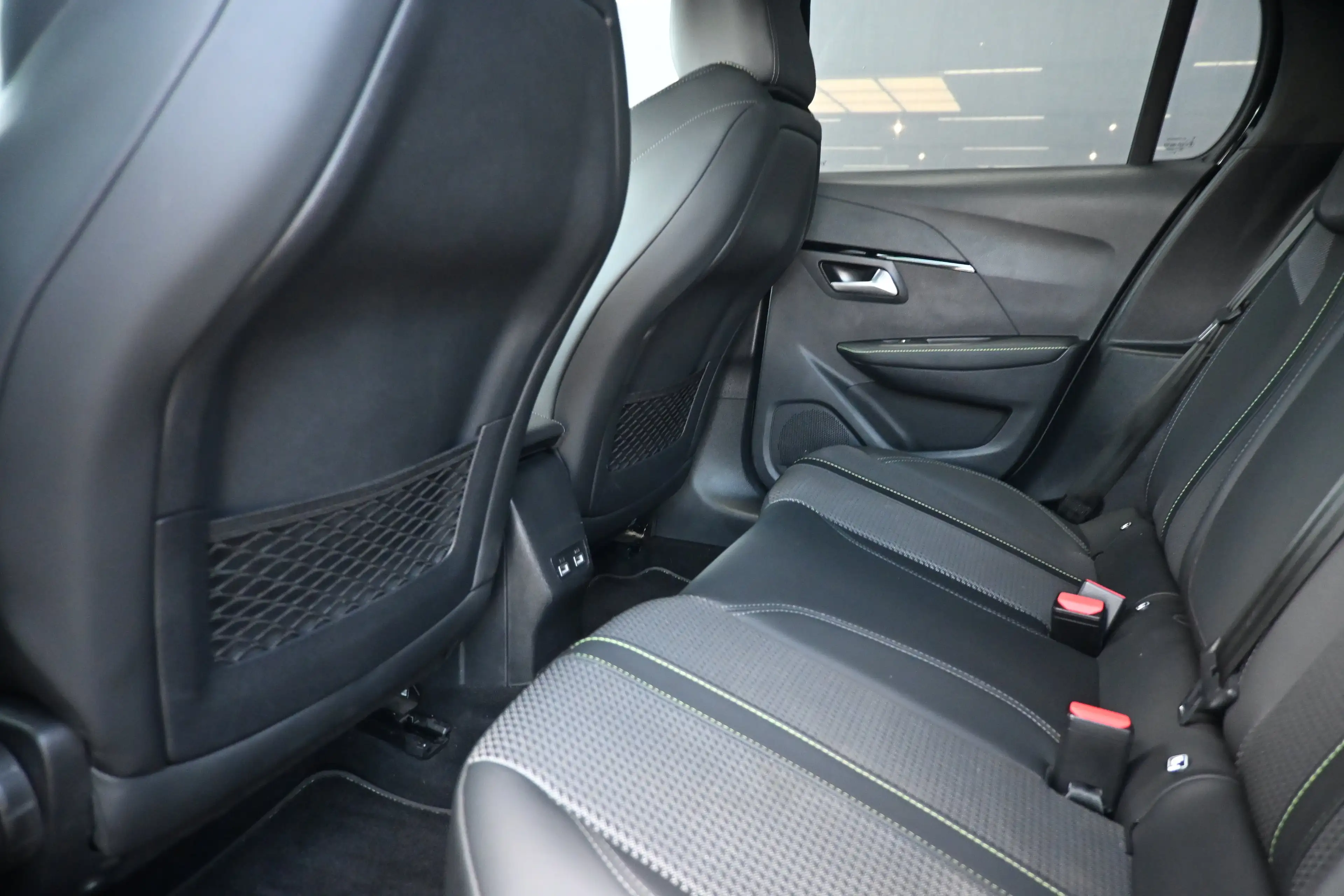 Peugeot e-208 EV GT 350 50 kWh 3 Fase | Navigatie | Climate Cont — photo 14