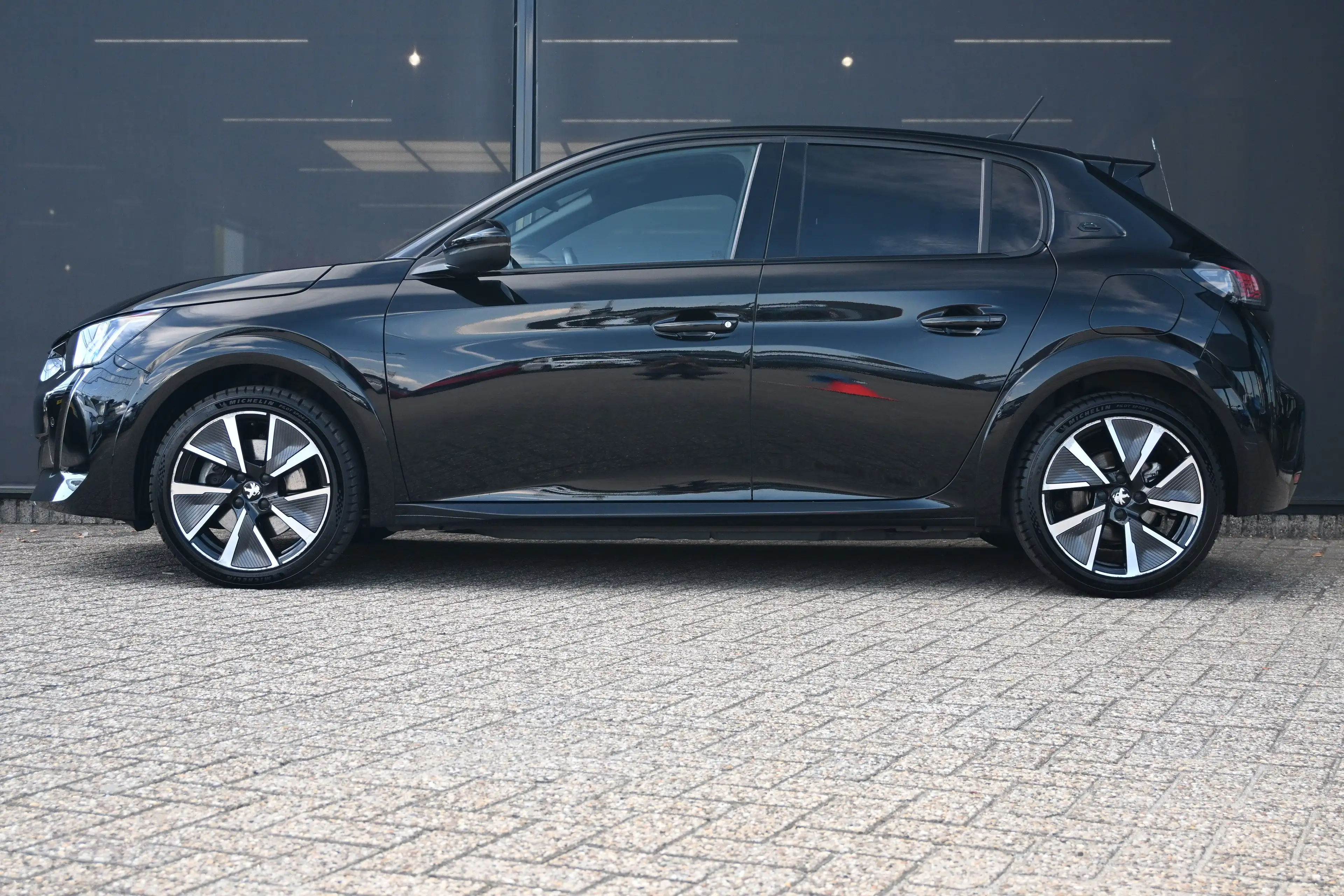 Peugeot e-208 EV GT 350 50 kWh 3 Fase | Navigatie | Climate Cont — photo 4