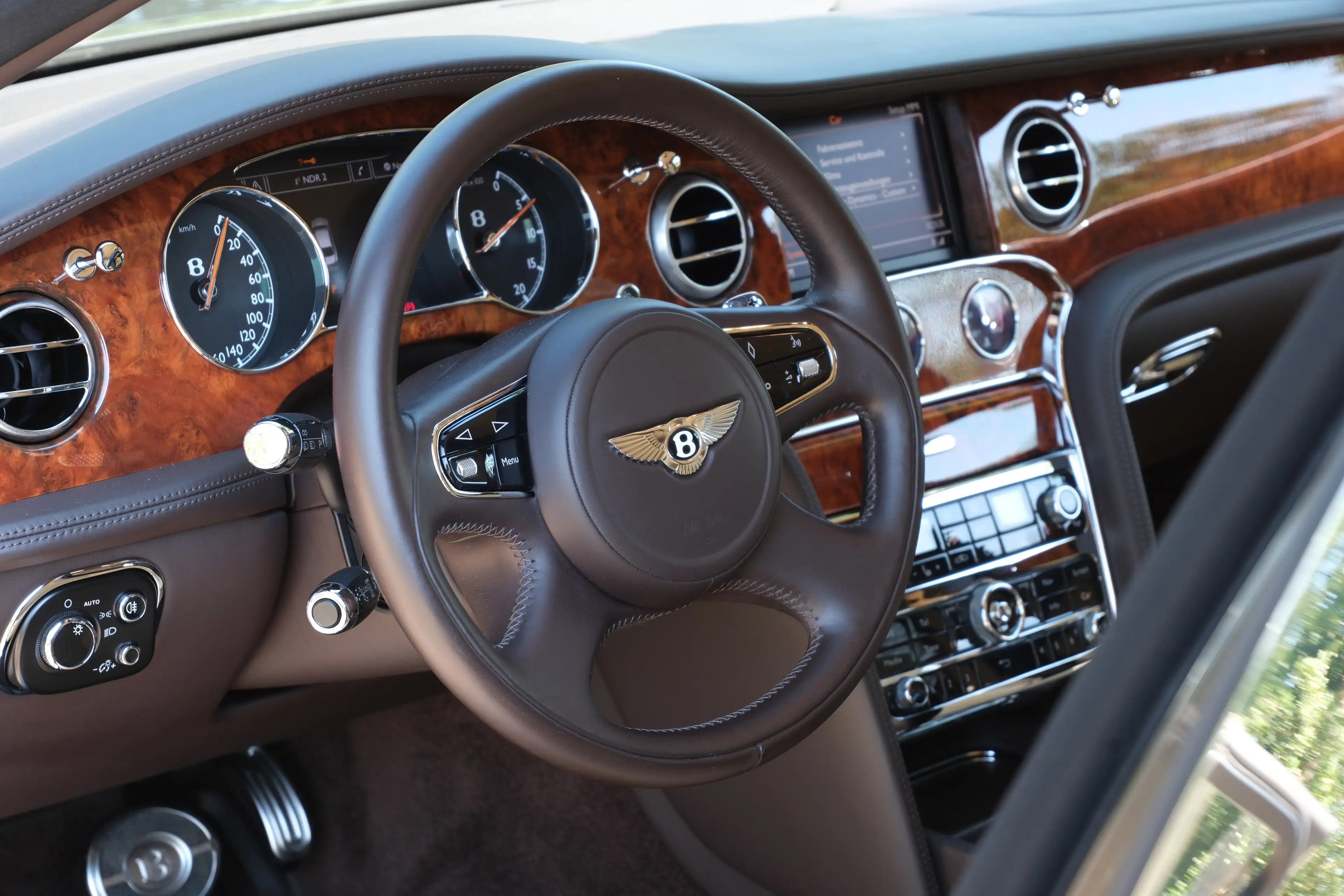 Bentley Mulsanne Mulsanne 6.75 V8*Massage*Kamera*Keramik*Sitzklima — photo 12