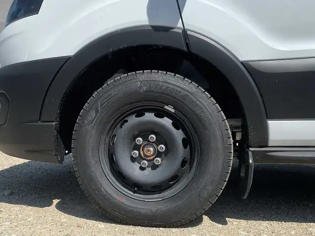 Ford Transit view 9