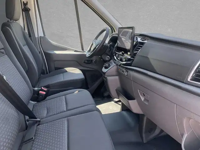Ford Transit view 3