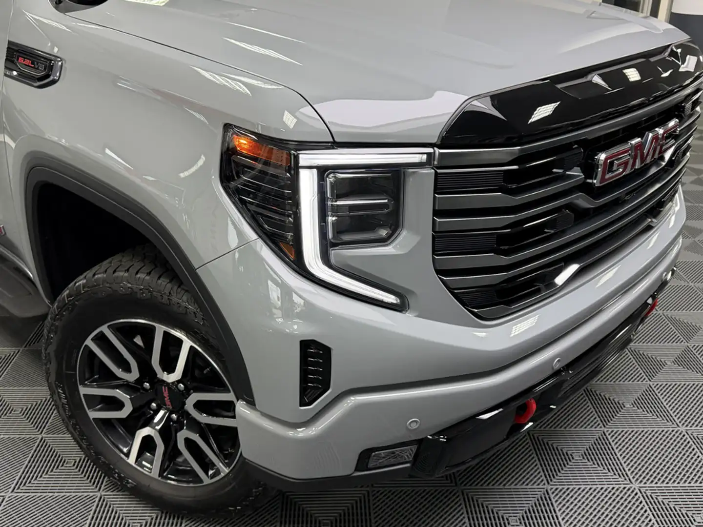 GMC Sierra 1500 AT4 MY2025 6.2-V8 Belüftung 360° Gri - 2