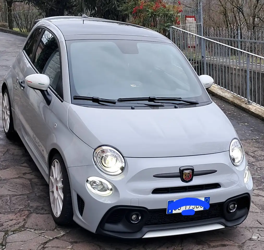 Abarth 695 2022