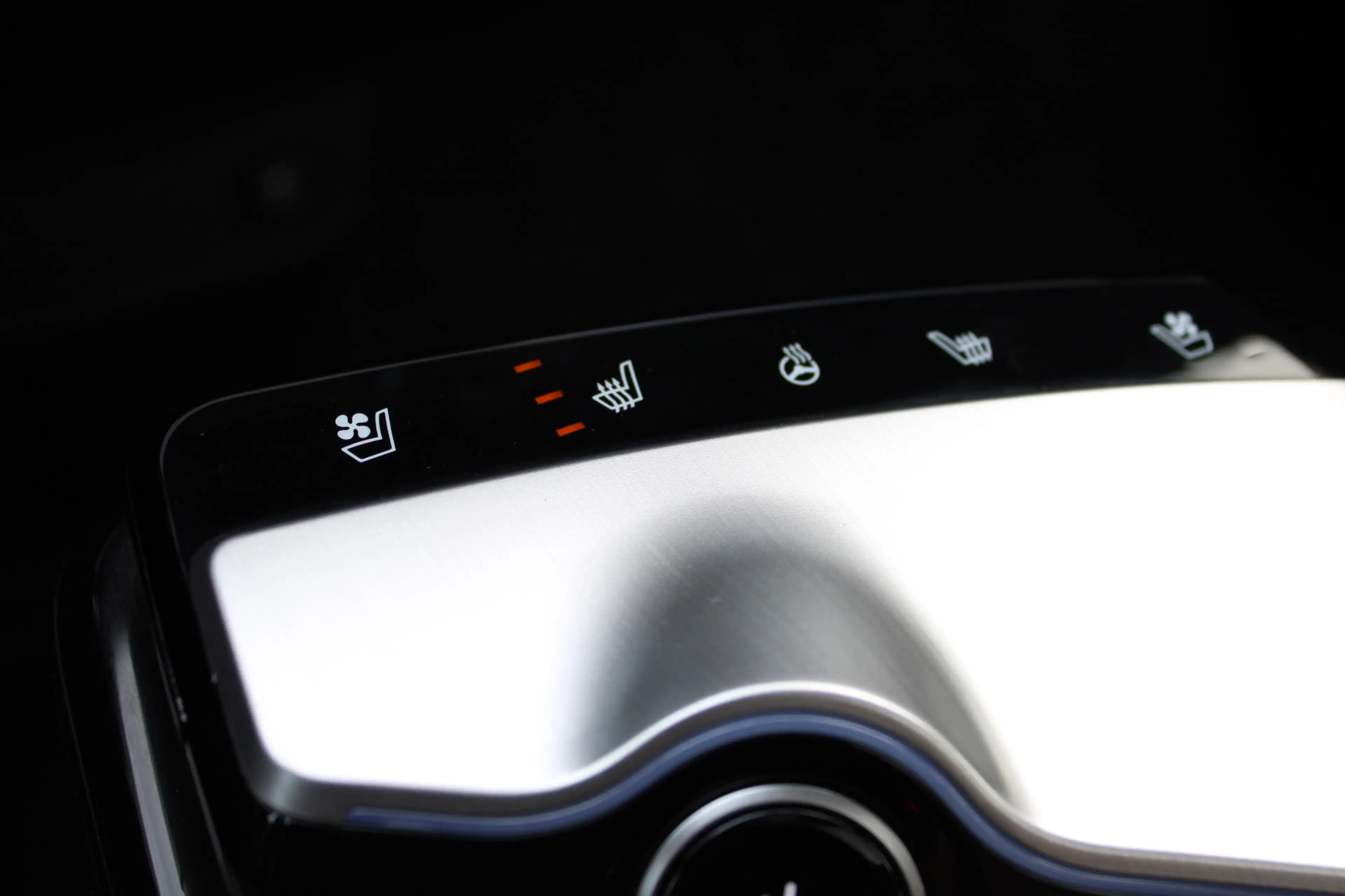 Kia EV6 Plus 77.4 kWh EARTH SOh 93.1% PANO LEER NAVI 66000 — photo 13