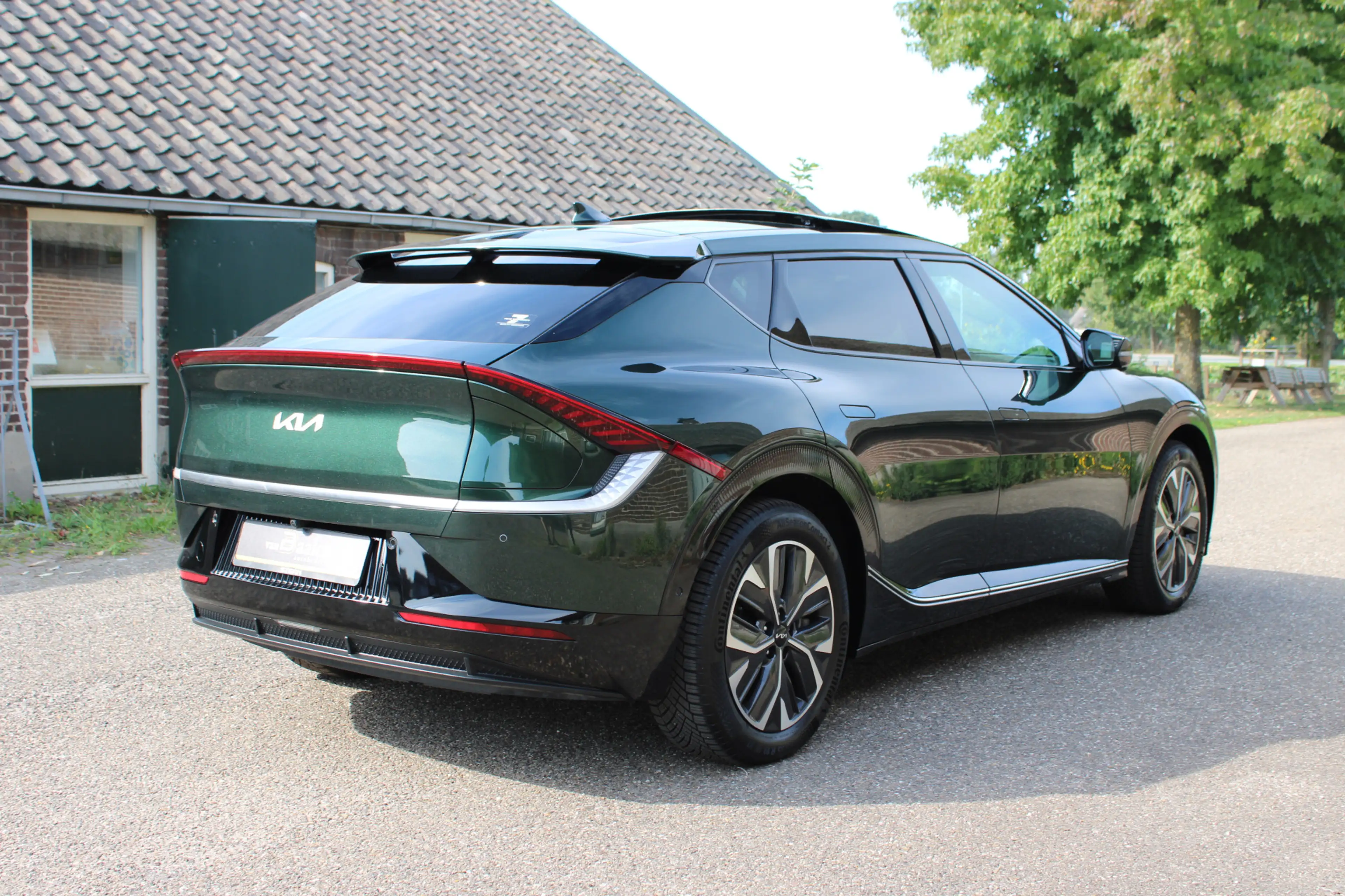 Kia EV6 Plus 77.4 kWh EARTH SOh 93.1% PANO LEER NAVI 66000 — photo 3