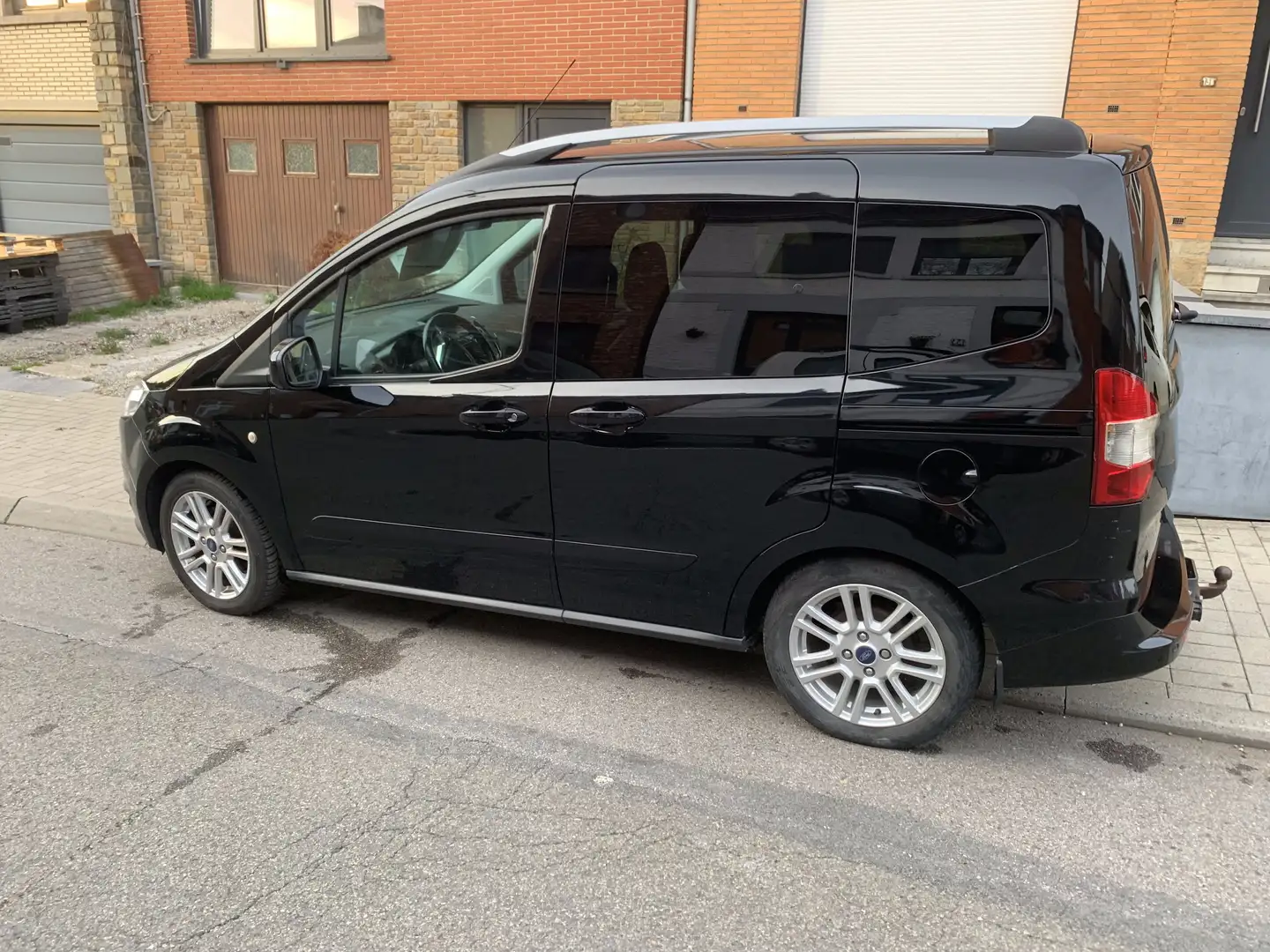 Ford Tourneo Connect 1.0 EcoBoost Titanium (EU6) Noir - 2