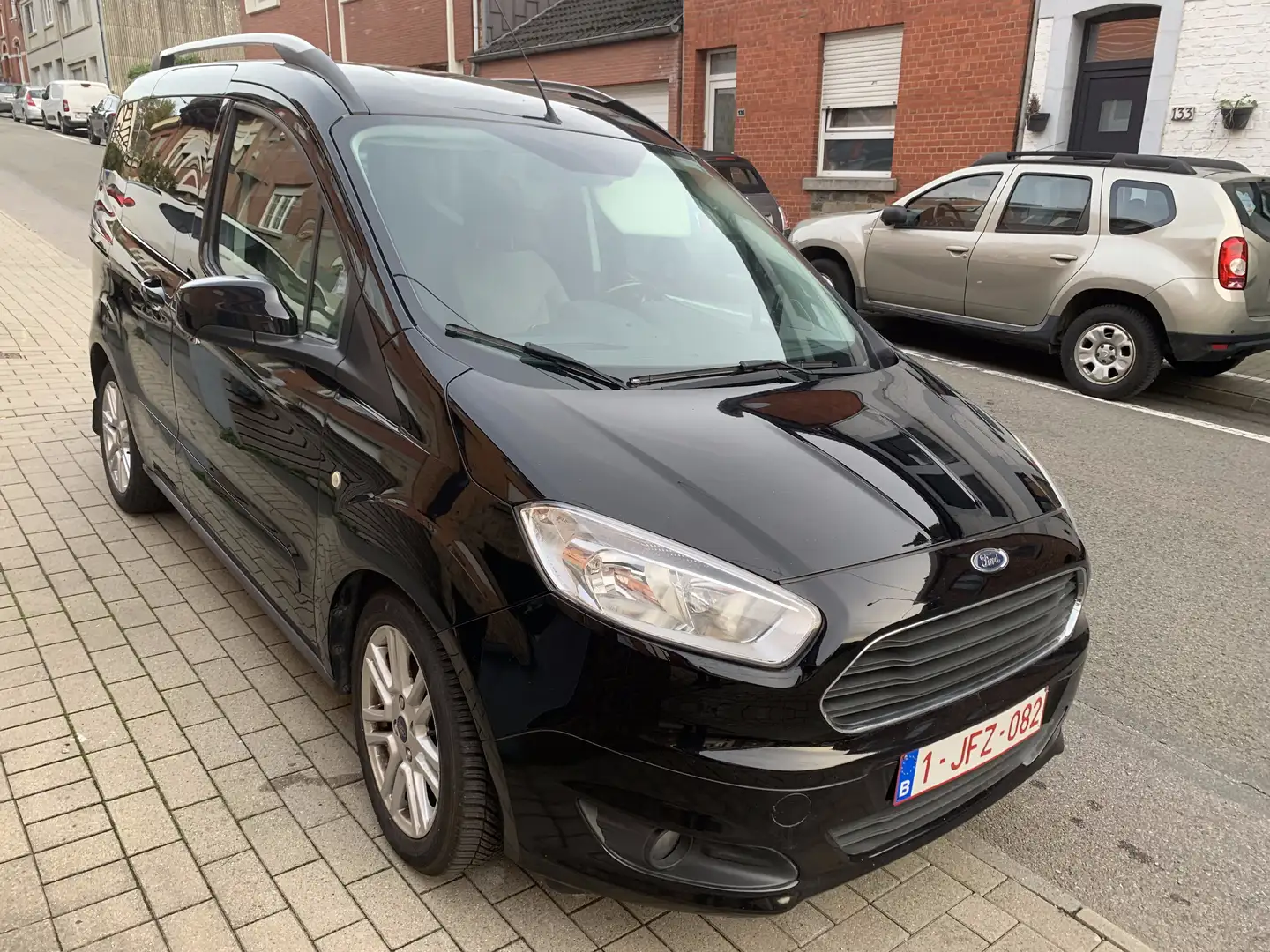 Ford Tourneo Connect 1.0 EcoBoost Titanium (EU6) Noir - 1