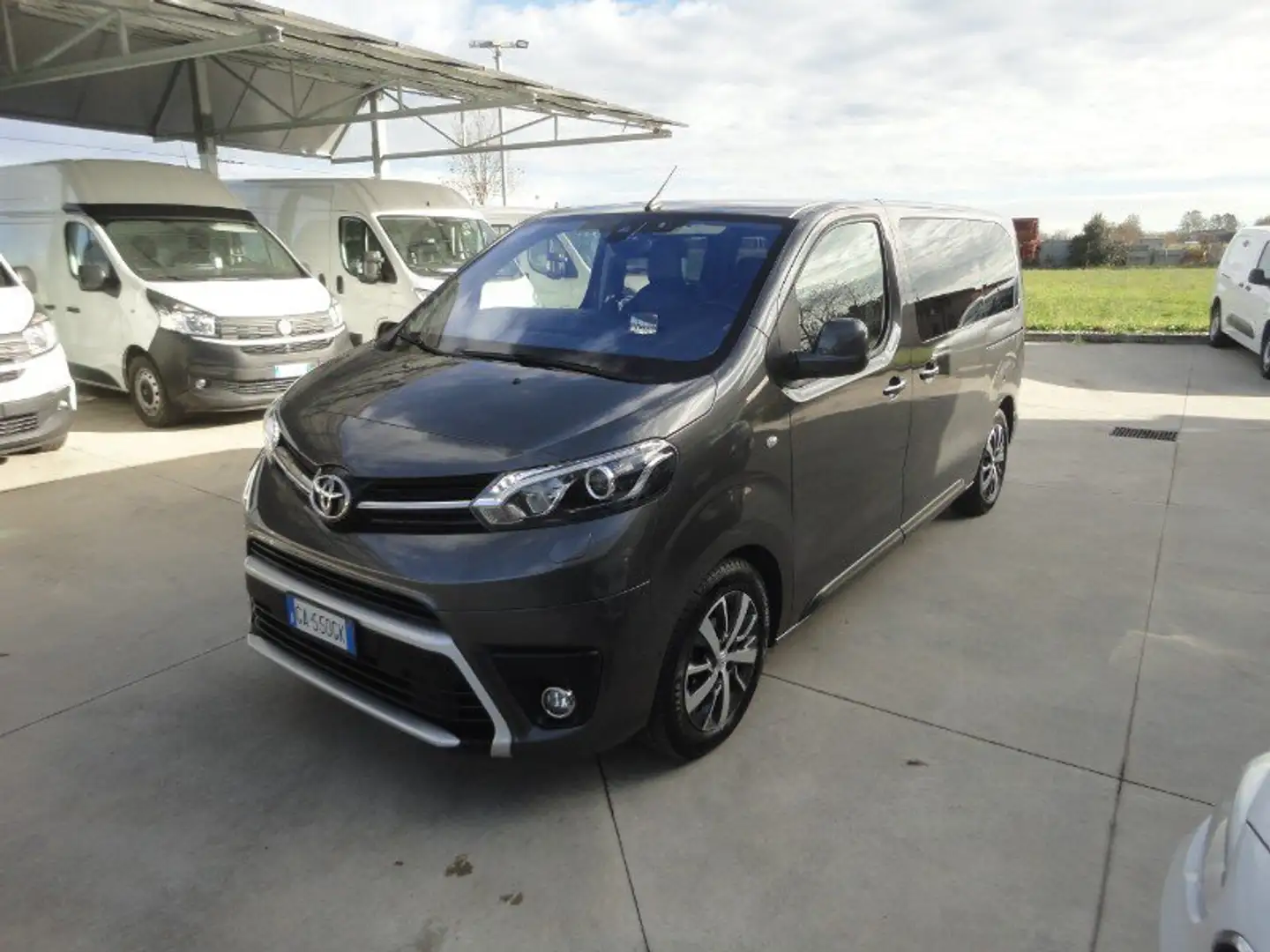 Toyota Proace Proace Verso 2.0D 177 CV L1 D Luxury Grigio - 2