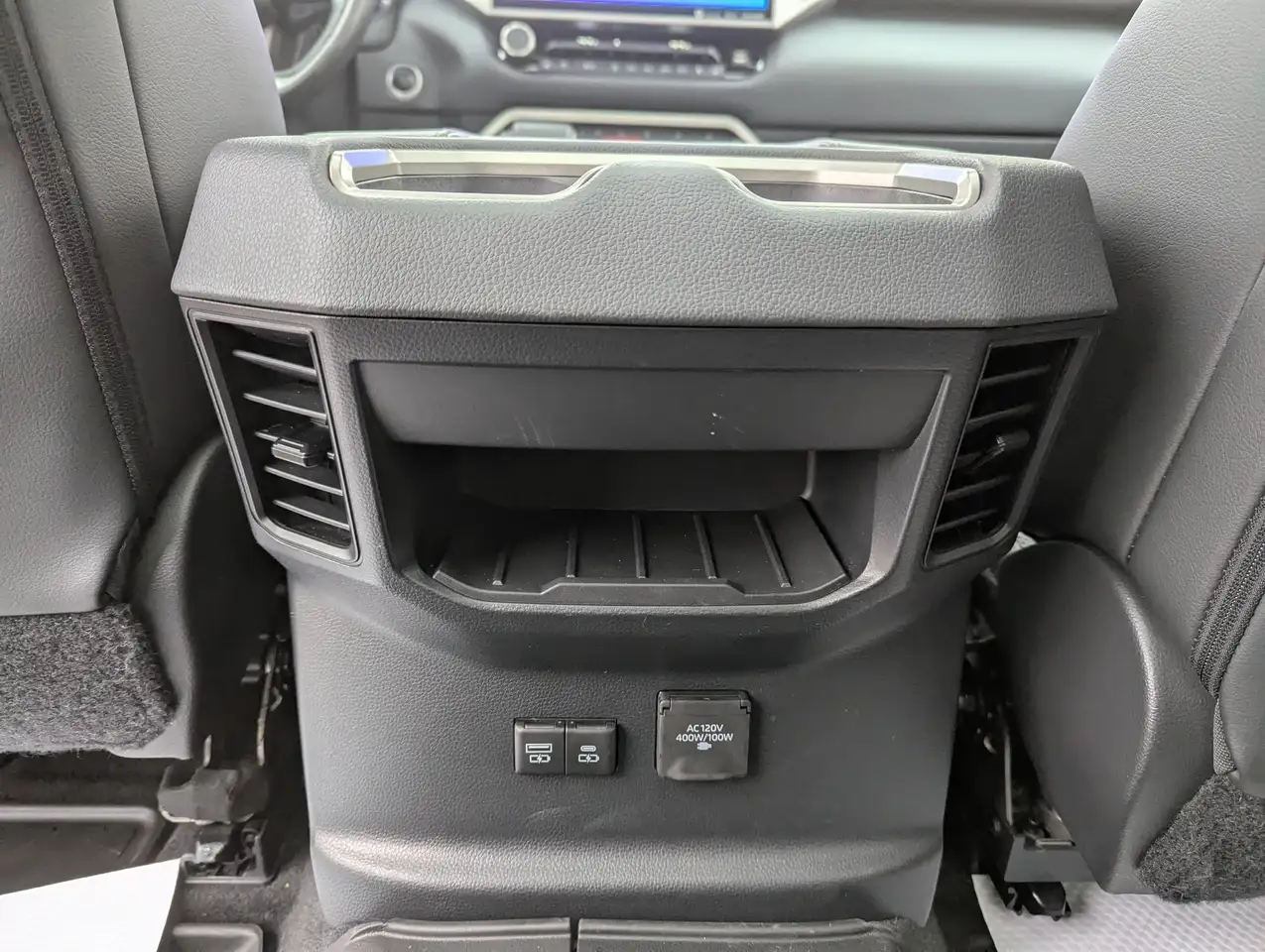 Toyota Tundra снимка Toyota Tundra