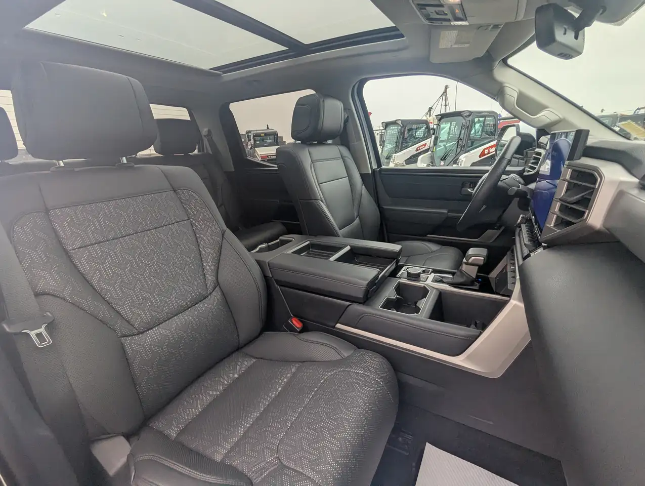 Toyota Tundra снимка Toyota Tundra
