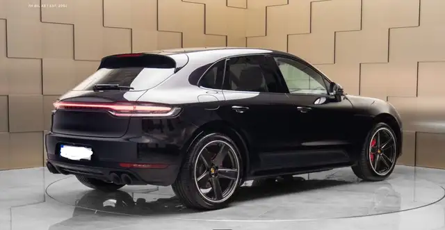 Porsche Macan view 9