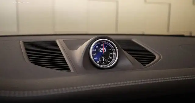 Porsche Macan view 15