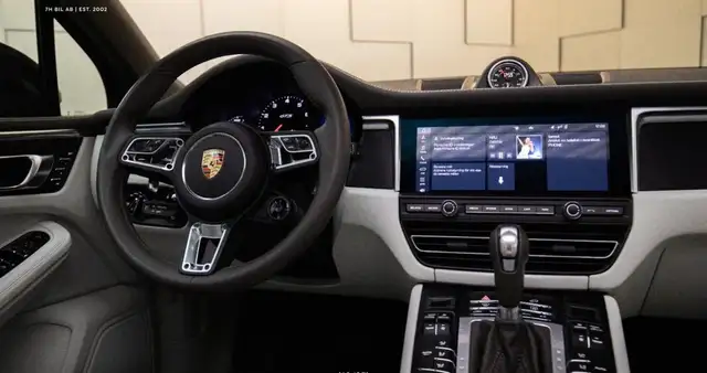 Porsche Macan view 13