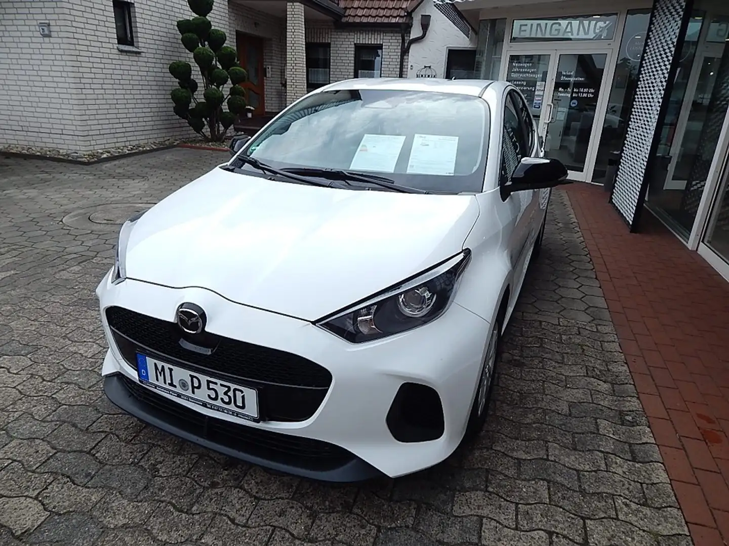 Mazda 2 Hybrid 1.5L Hybrid VVT-i 116 FWD Centre-Line Weiß - 2
