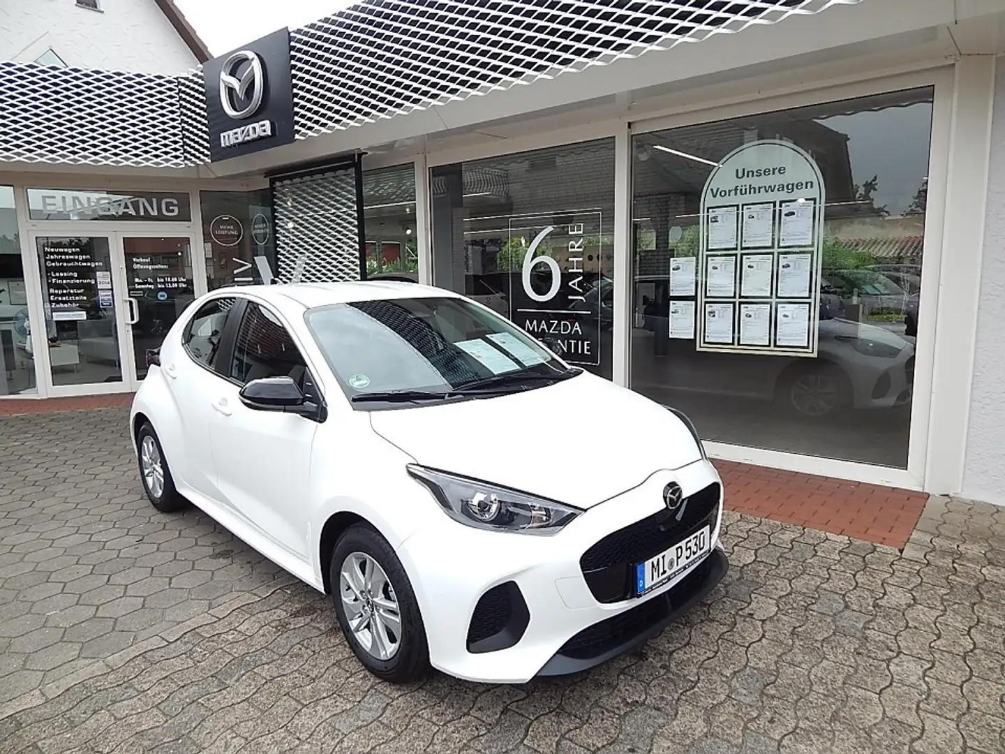 Mazda 2 Hybrid 1.5L Hybrid VVT-i 116 FWD Centre-Line Weiß - 1