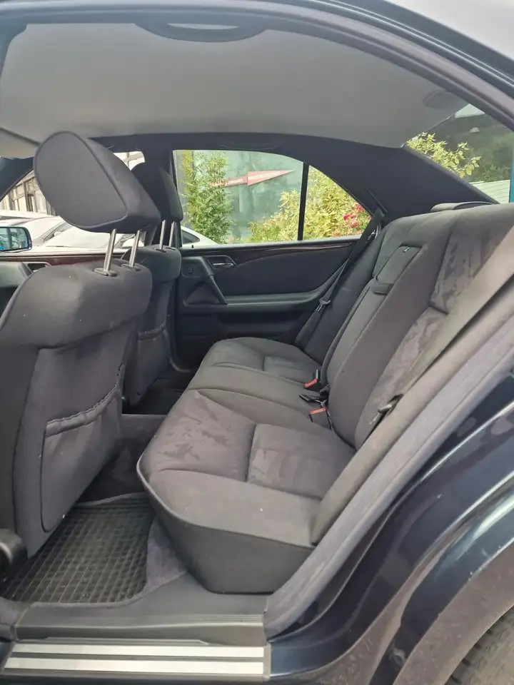 Mercedes-Benz E 240, foto 8