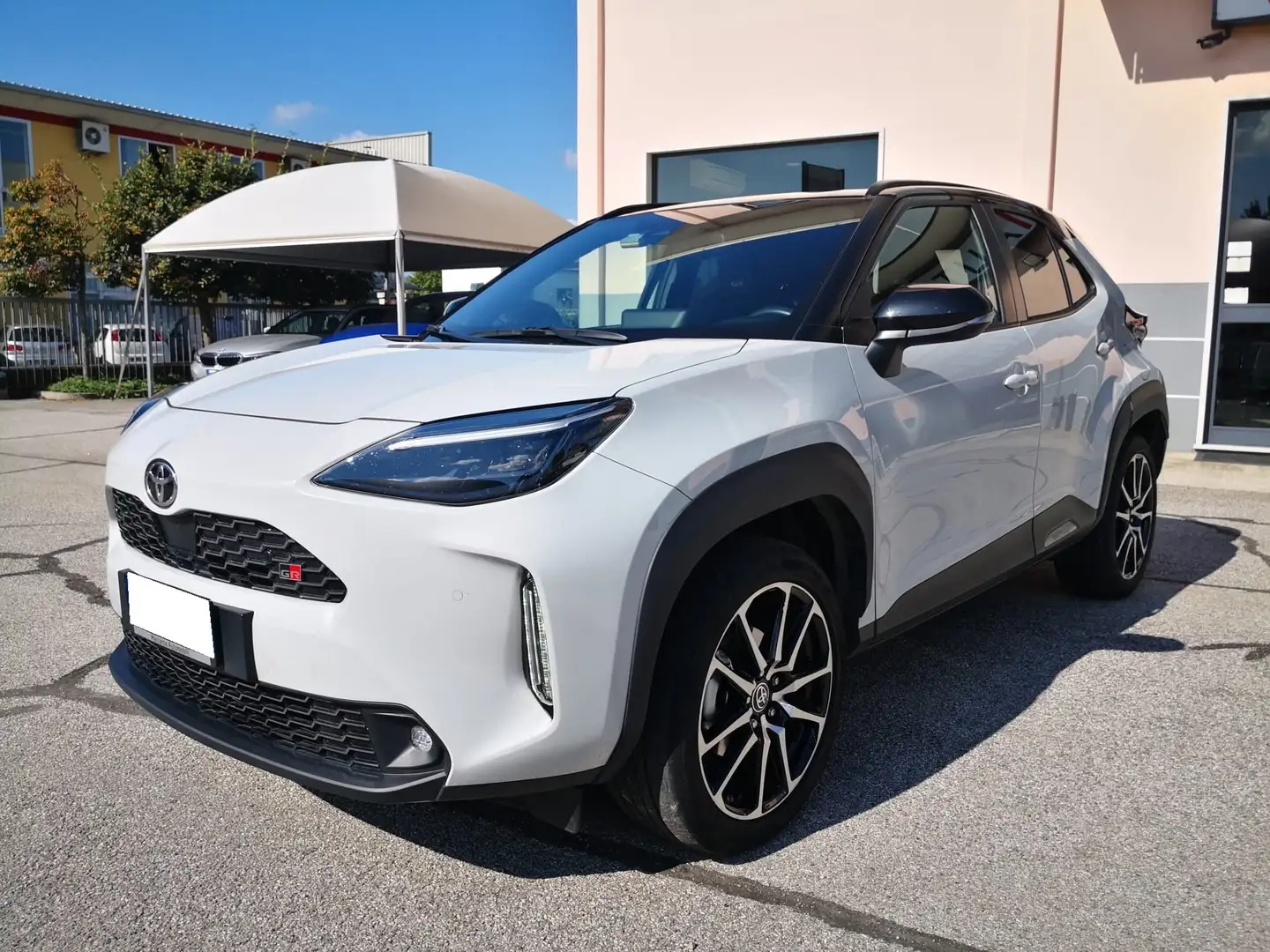 Toyota Yaris Cross 1.5 Hybrid 5p. E-CVT GR SPORT **SU APPUNTAMENTO** Grigio - 1