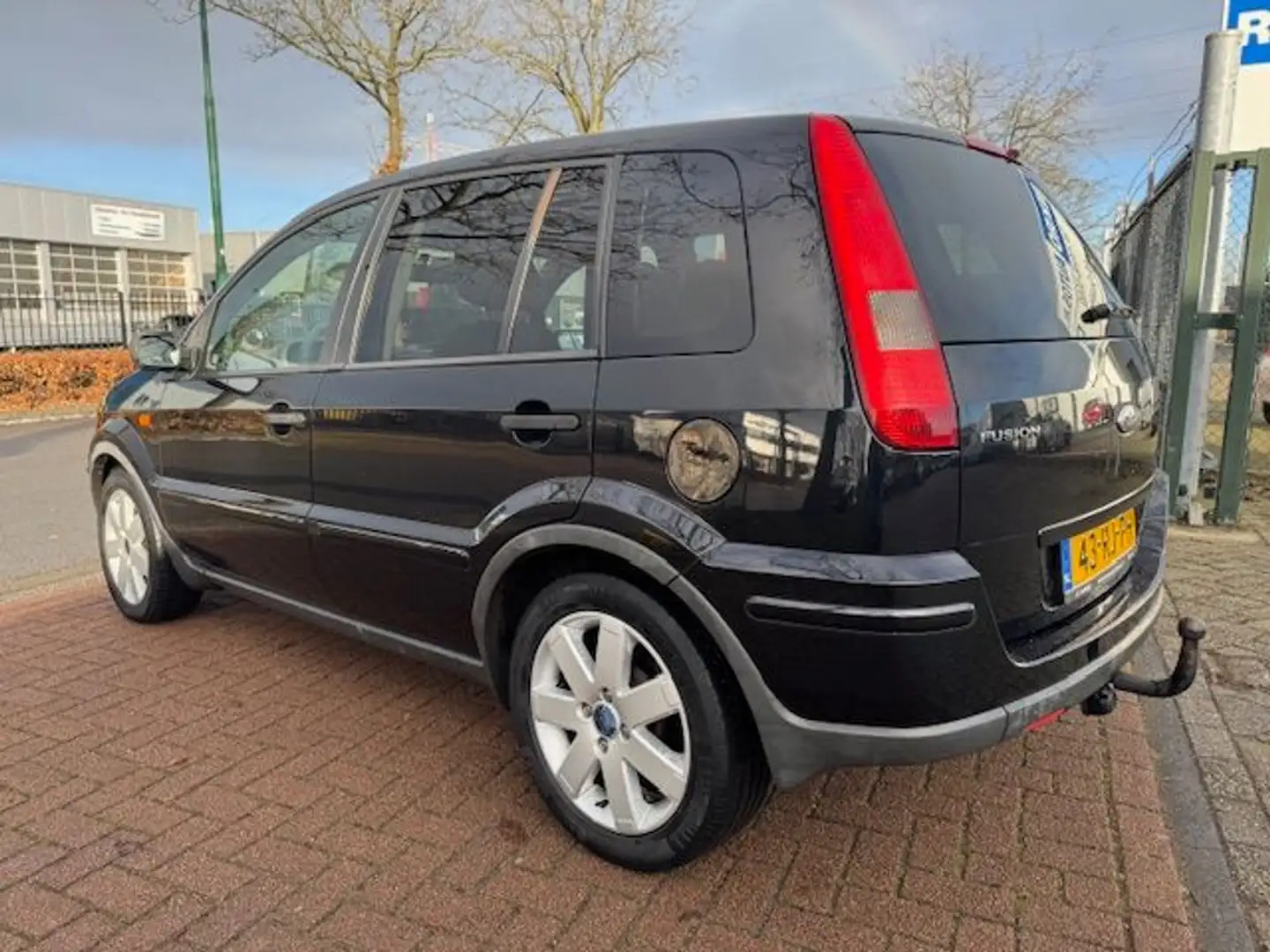 Ford Fusion 1.6-16V Futura Airco Nette Auto Schwarz - 2