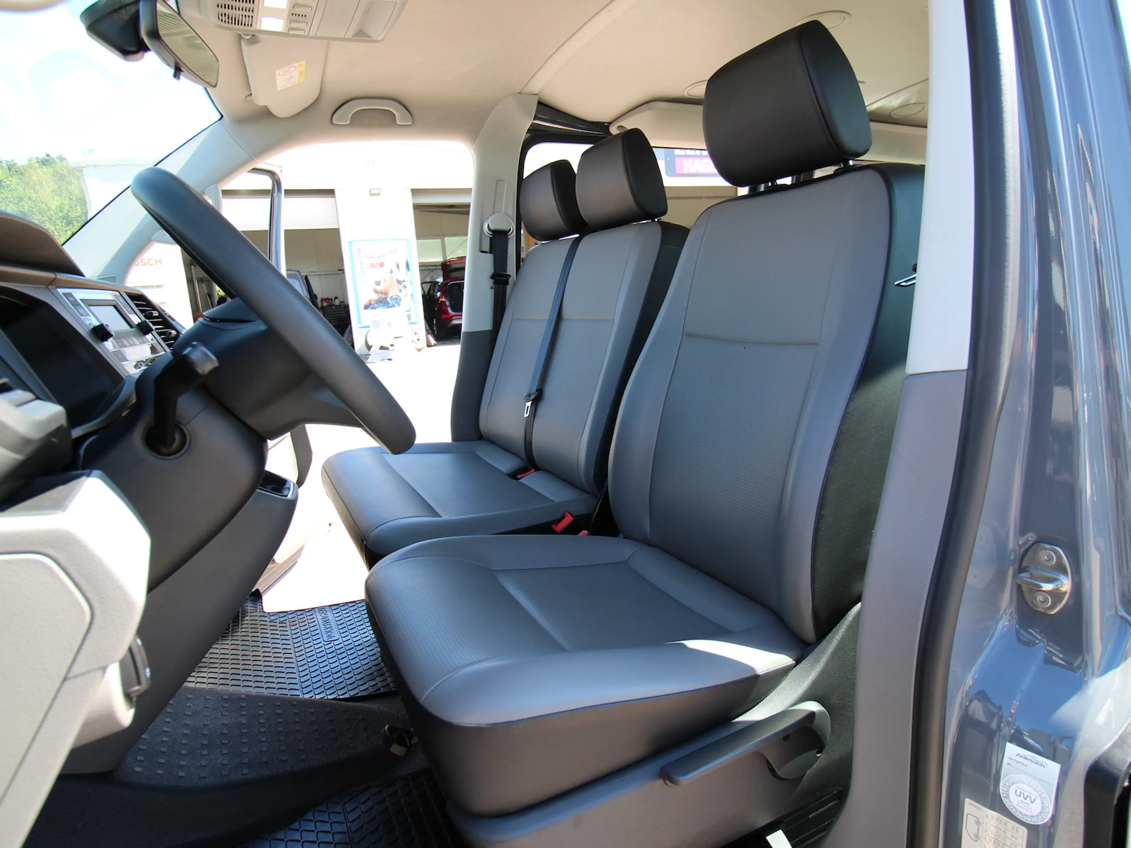 Volkswagen T6.1 Transporter Kombi lang 2.0 TDI 9-SITZER+AHK — photo 10