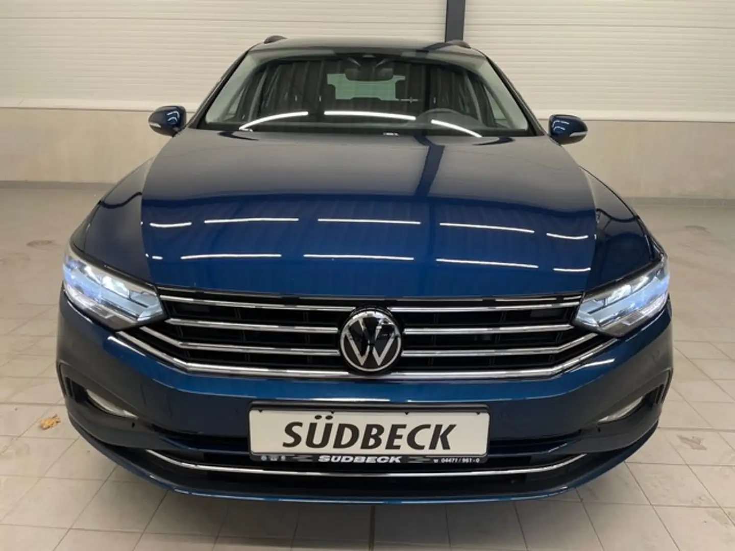 Volkswagen Passat Variant 1.5TSI Business ACC+LANE+AHK+APP Blau - 2