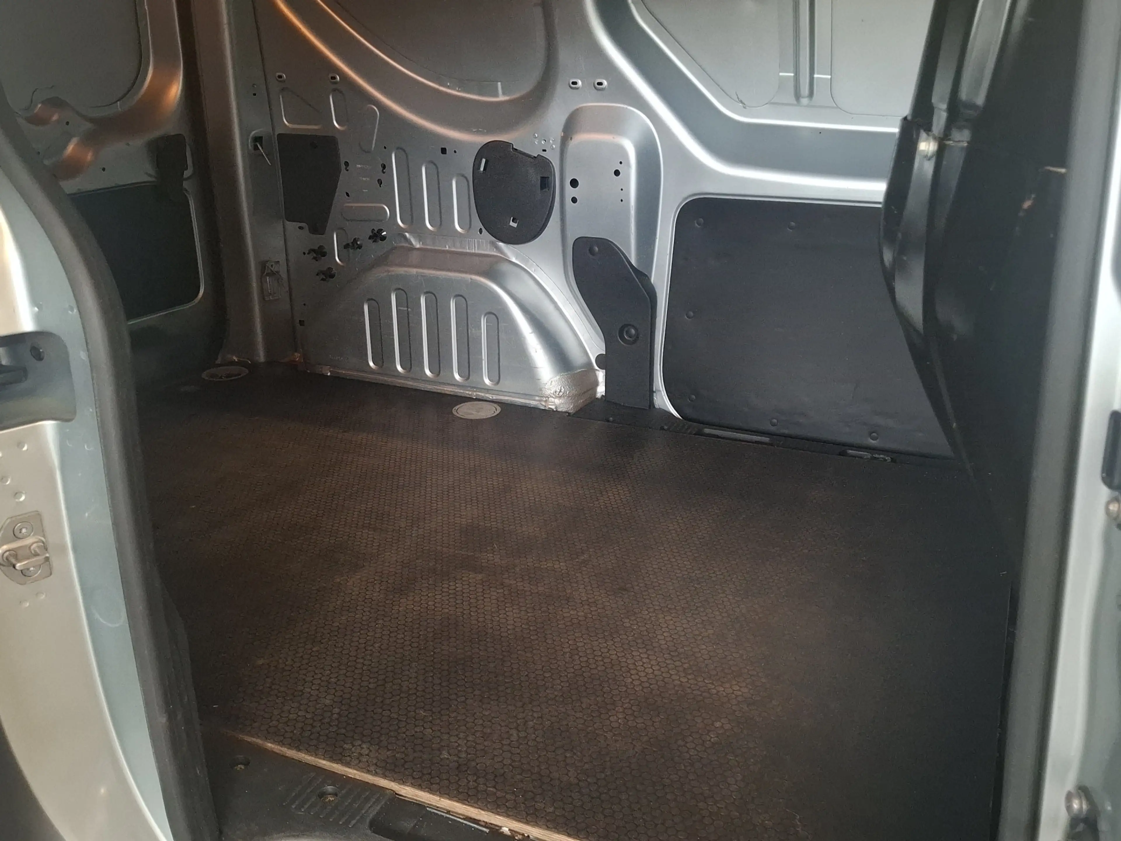 Renault Express 1.5 dCi 75 Comfort NAVI AIRCO PDC CAM — photo 10