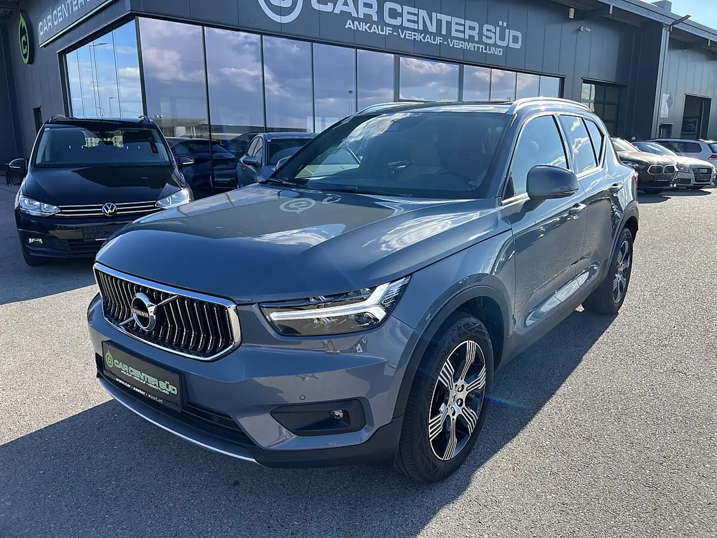 Volvo XC40 D3 Inscription Grau - 1