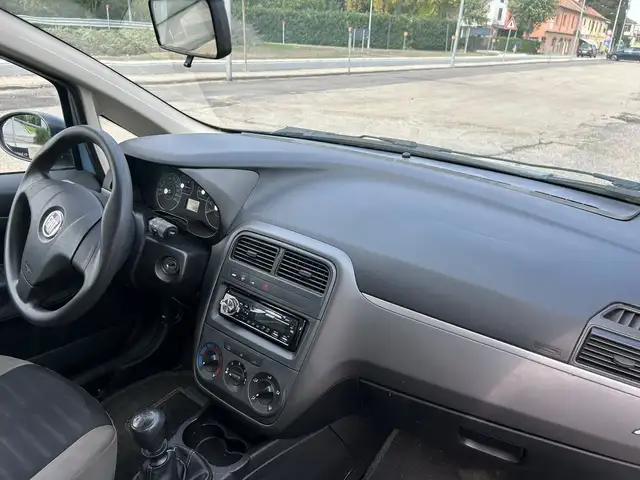 Fiat Grande Punto view 8