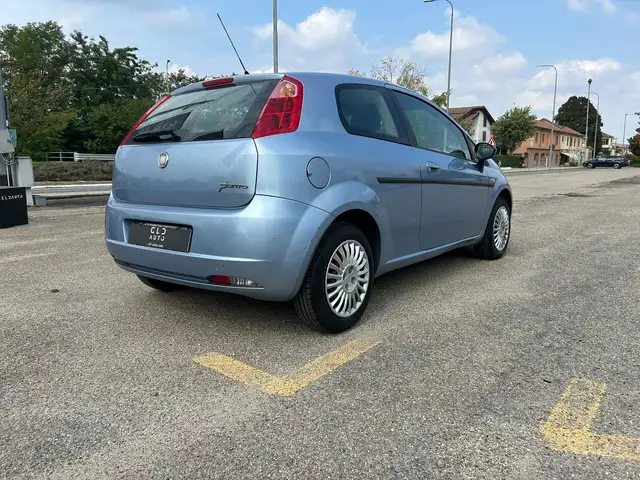 Fiat Grande Punto view 4