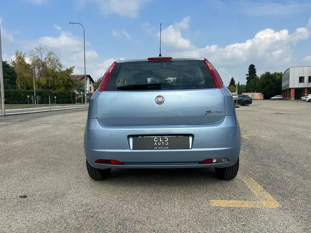 Fiat Grande Punto view 3