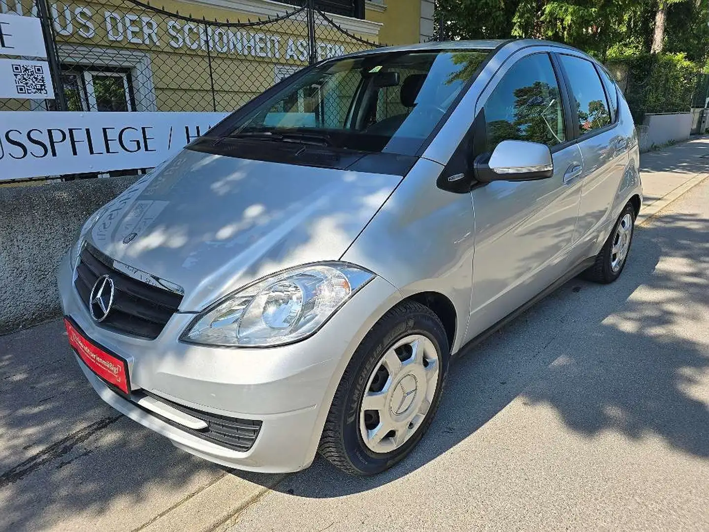 Mercedes-Benz A 160 A-Edition BlueEfficiency CDI Grau - 1