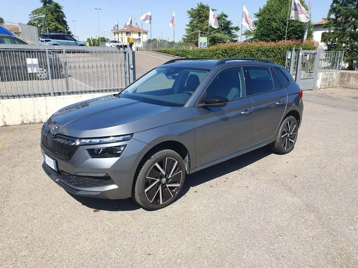 Skoda Kamiq 1.0 TSI 110 CV Black Dots Gris - 2