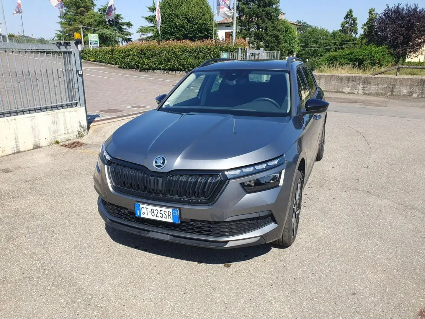 Skoda Kamiq 1.0 TSI 110 CV Black Dots Gris - 1
