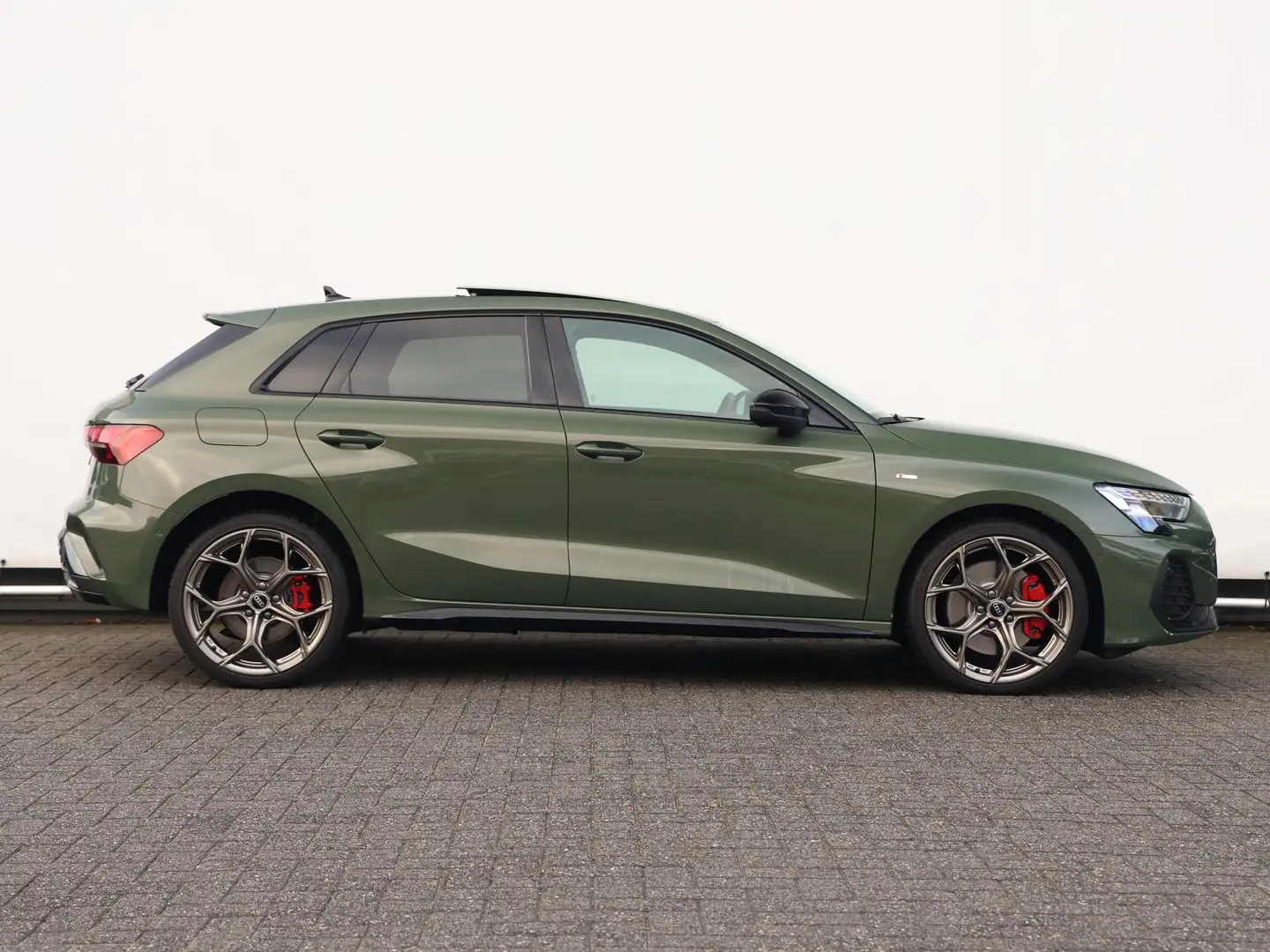 Audi A3 Sportback S edition Competition 45 TFSI e 272 pk | Vert - 2