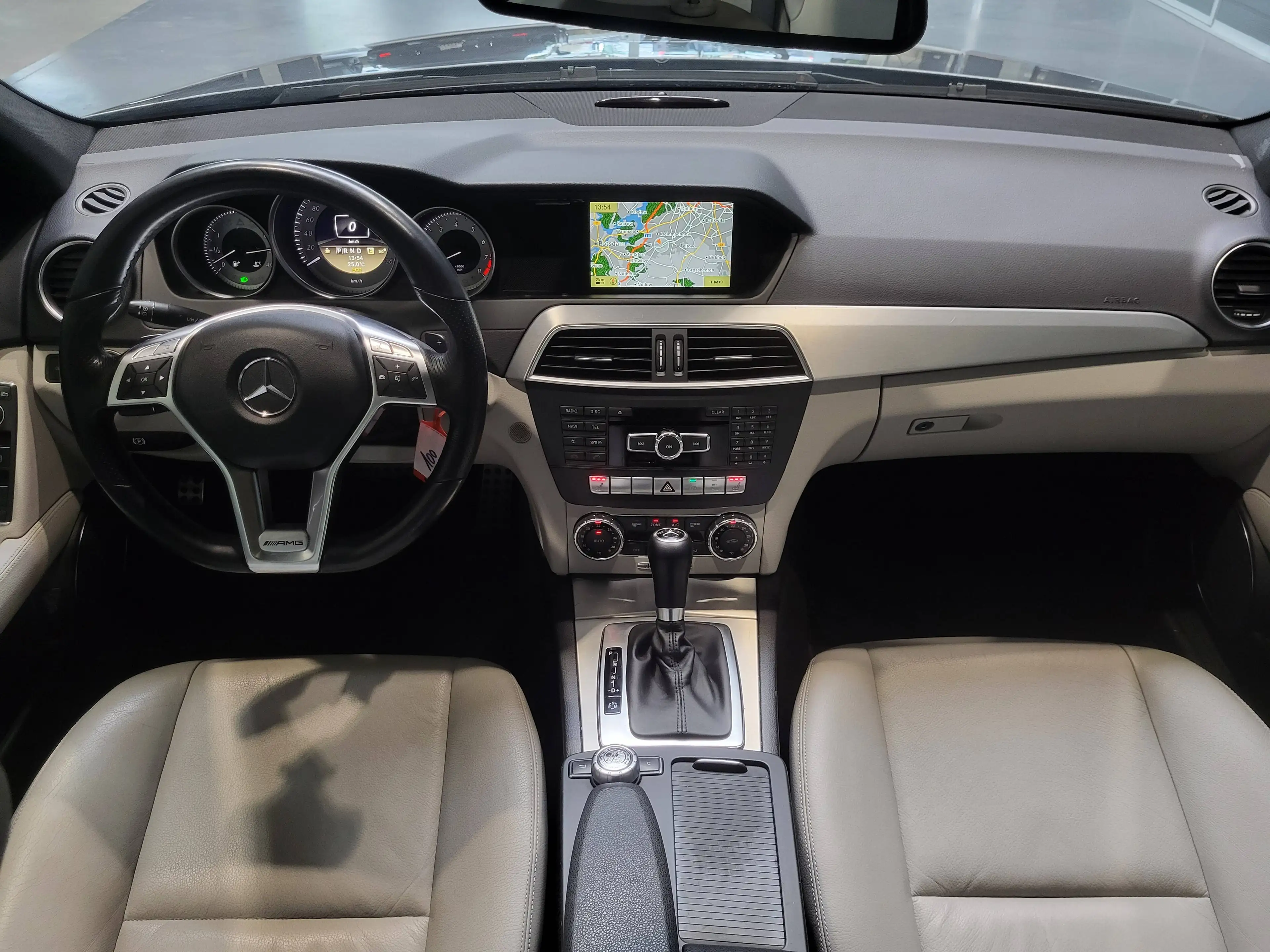 Mercedes-Benz C 350 T CGI AMG-Line *Navi| Xenon| Pano* — photo 10