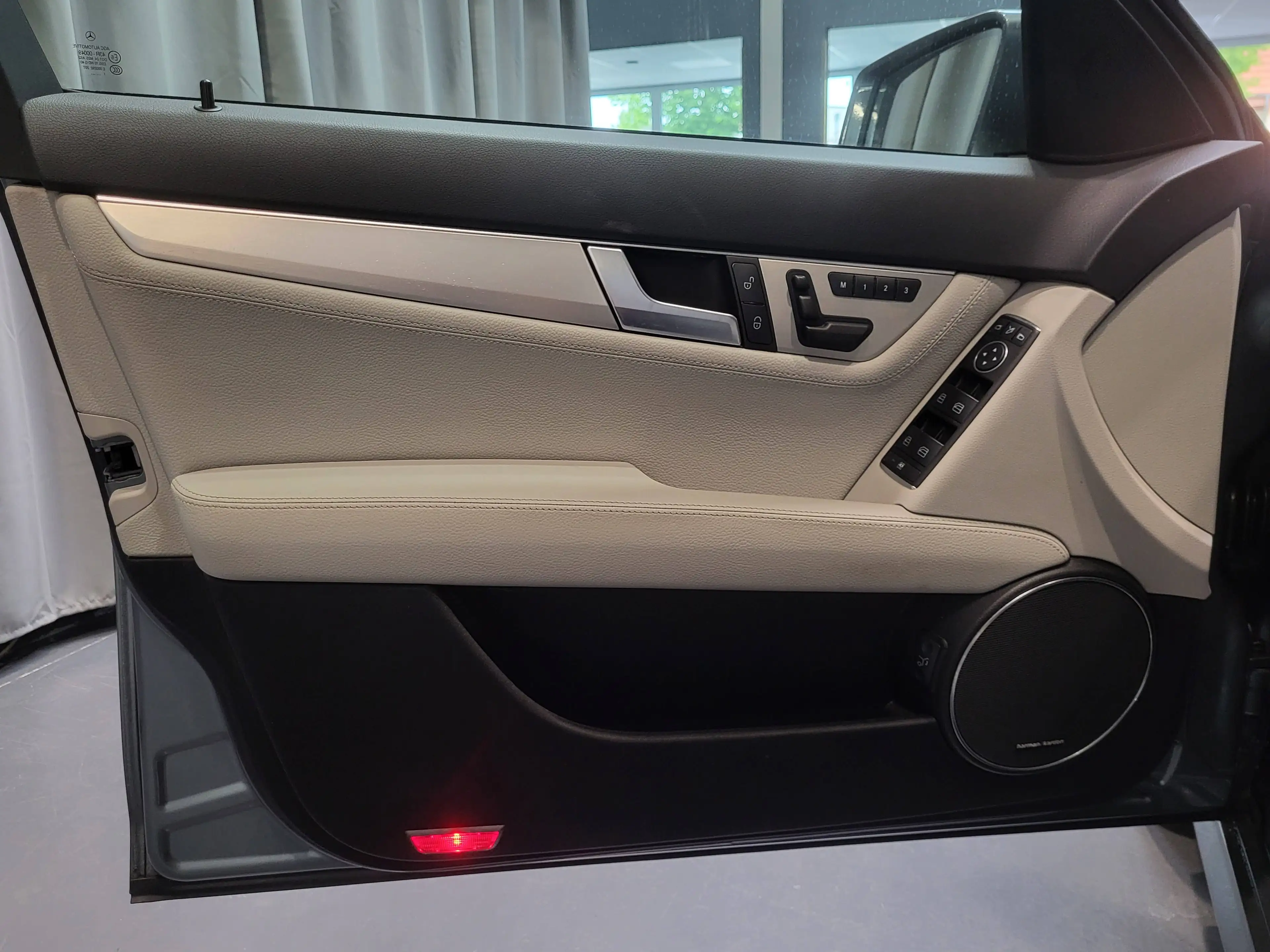 Mercedes-Benz C 350 T CGI AMG-Line *Navi| Xenon| Pano* — photo 15