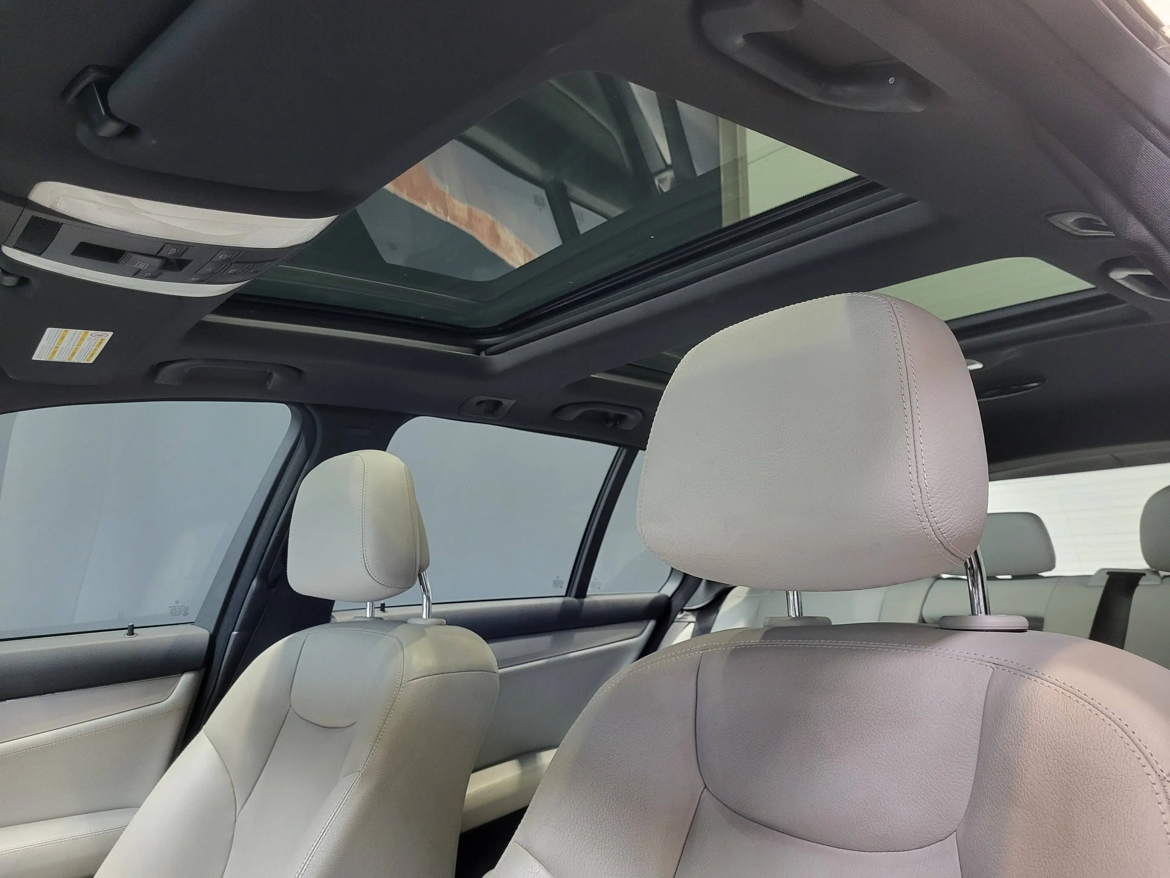 Mercedes-Benz C 350 T CGI AMG-Line *Navi| Xenon| Pano* — photo 8