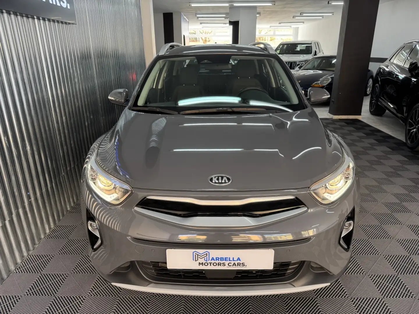 Kia Stonic 1.0 T-GDi MHEV DCT Drive 120 Gris - 2