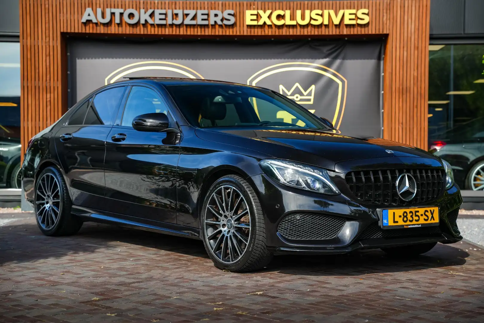 Mercedes-Benz C 400 4MATIC AMG Panodak Leer Navigatie Cruise Stoelverw Zwart - 1
