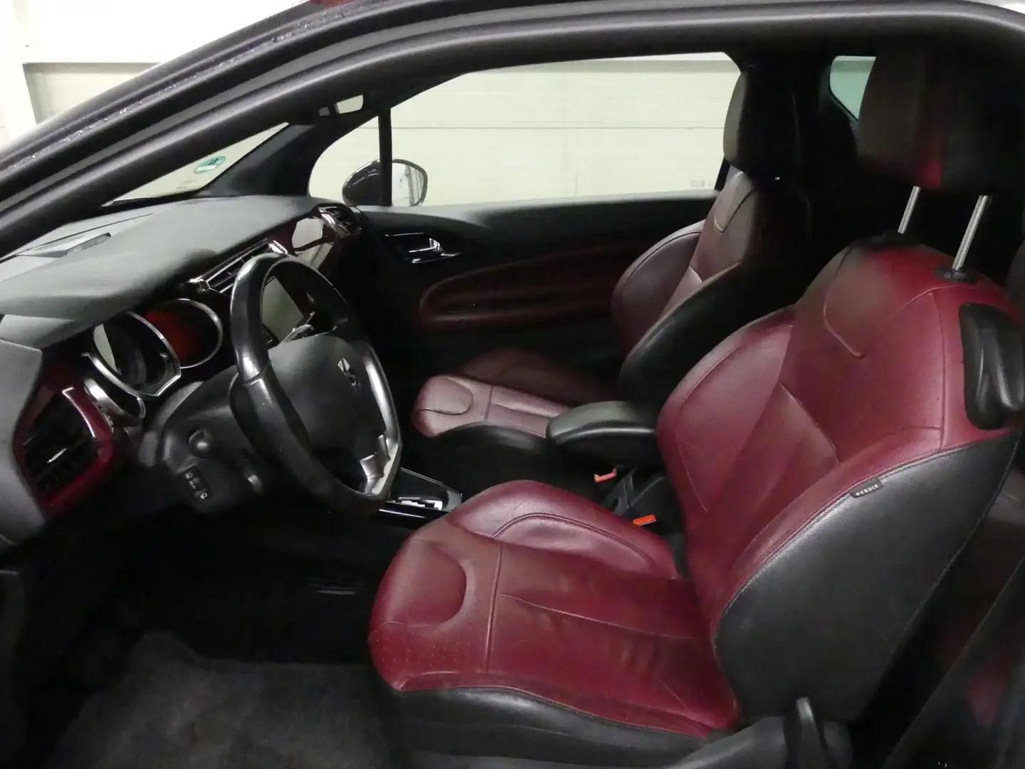 Citroen DS3 1.6 VTi So Chic - Automaat - Airco - Leer Bianco - 2
