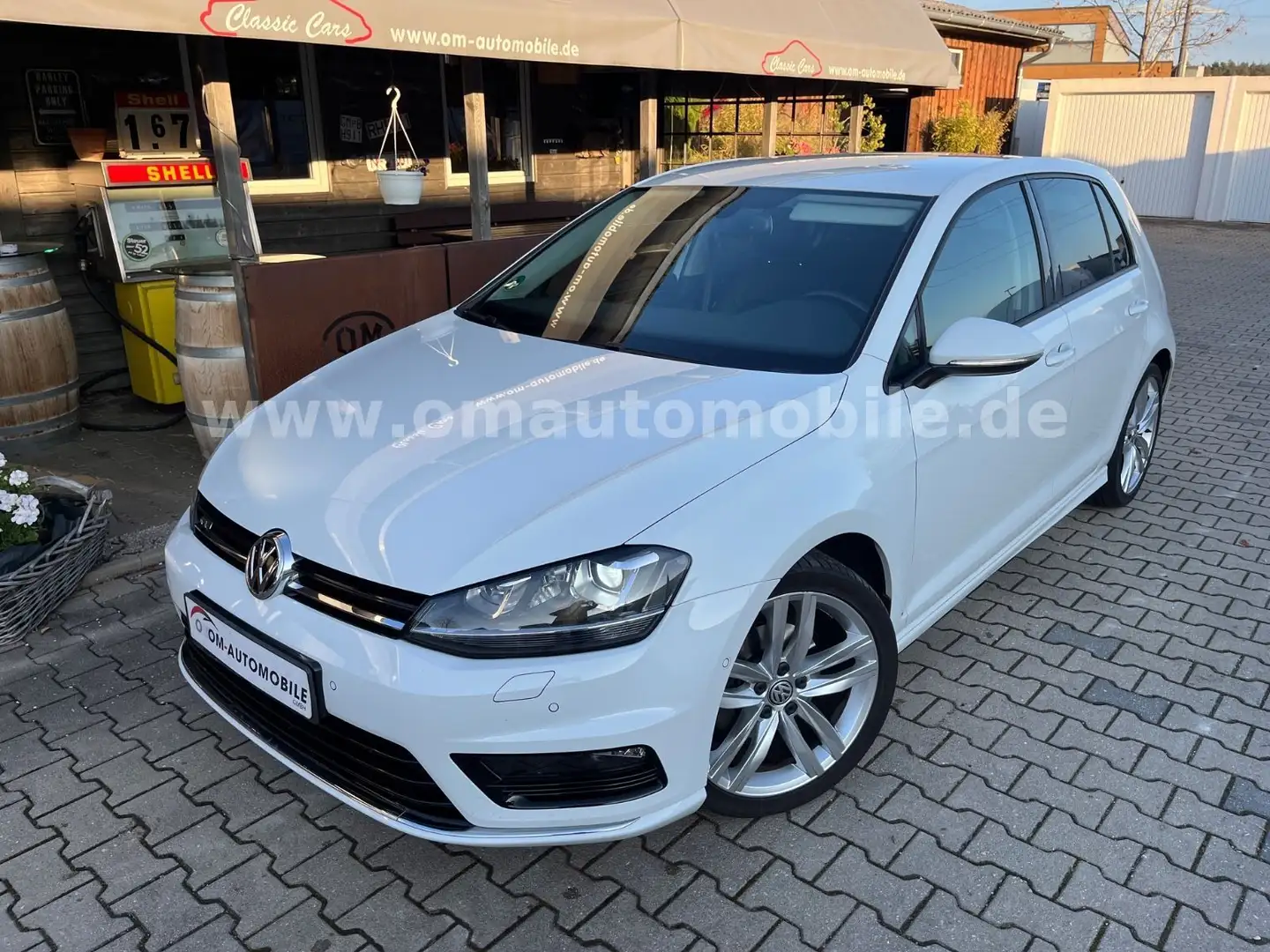 Volkswagen Golf VII Highline BMT*R-Line*Leder*Xenon*1.Hand* Weiß - 1