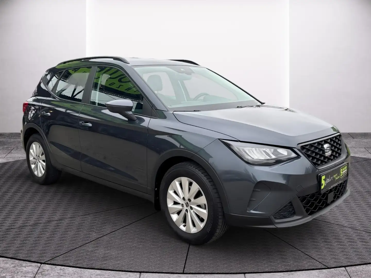 SEAT Arona 1,0 TSI Style DSG LED+SHZ+8fach Grau - 2
