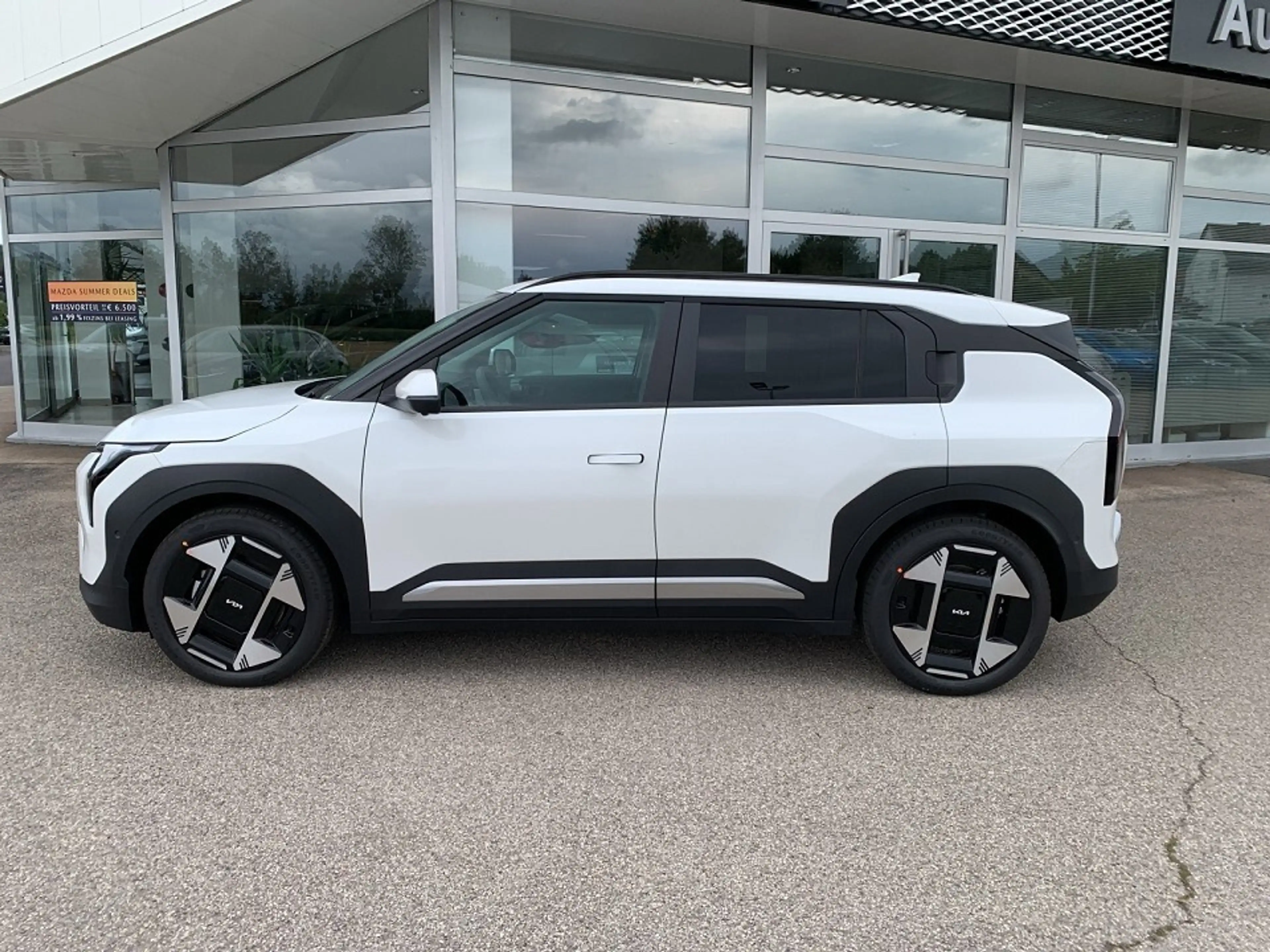 Kia EV3 AWD 81,4kWh Earth Plus — photo 11