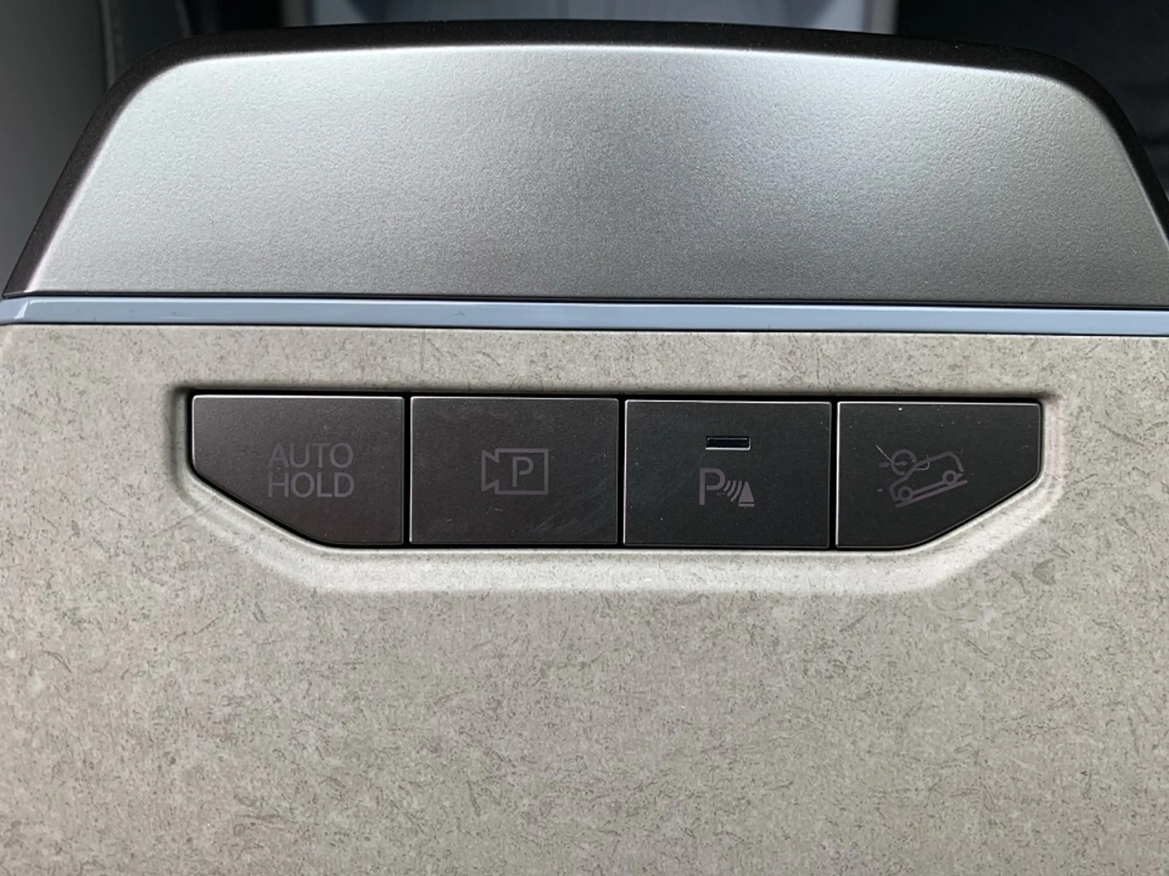 Kia EV3 AWD 81,4kWh Earth Plus — photo 14