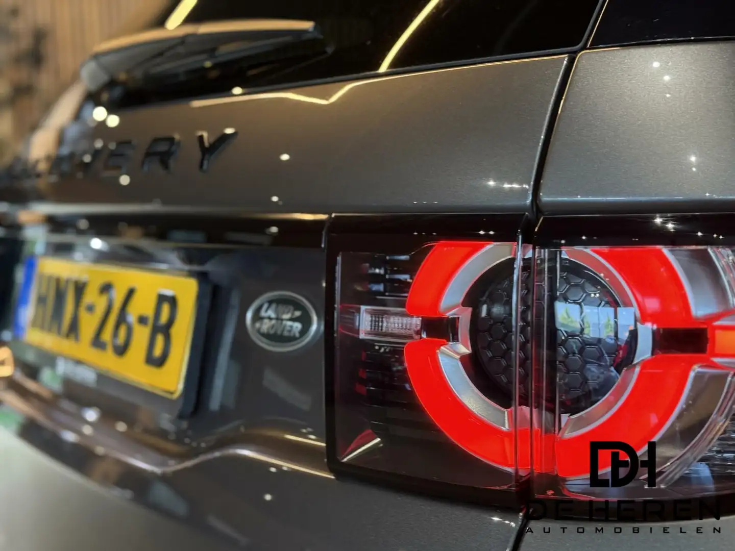 Land Rover Discovery Sport 2.0 Si4 SE Dynamic INCL12MND GRNT Grijs - 2