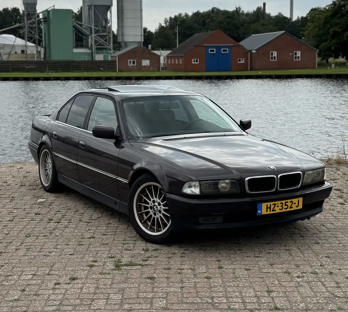 BMW 735 735i Violett - 1