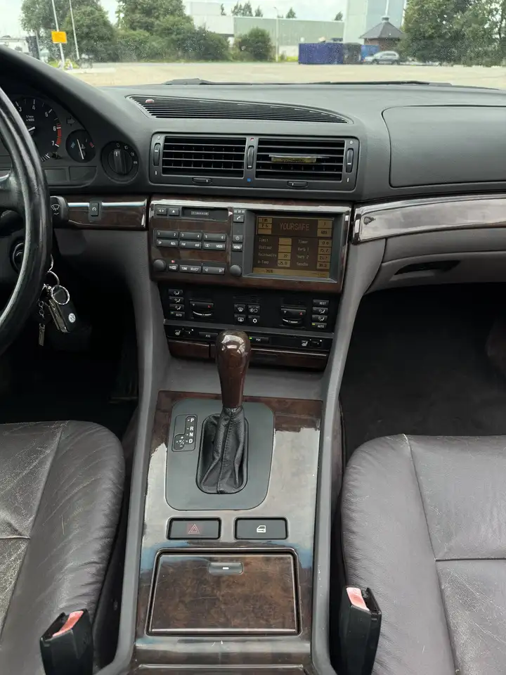 BMW 735i, foto 9