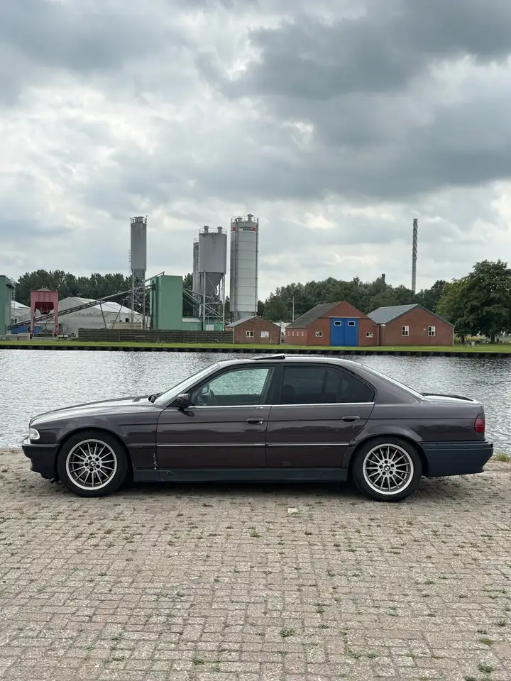 BMW 735i, foto 6