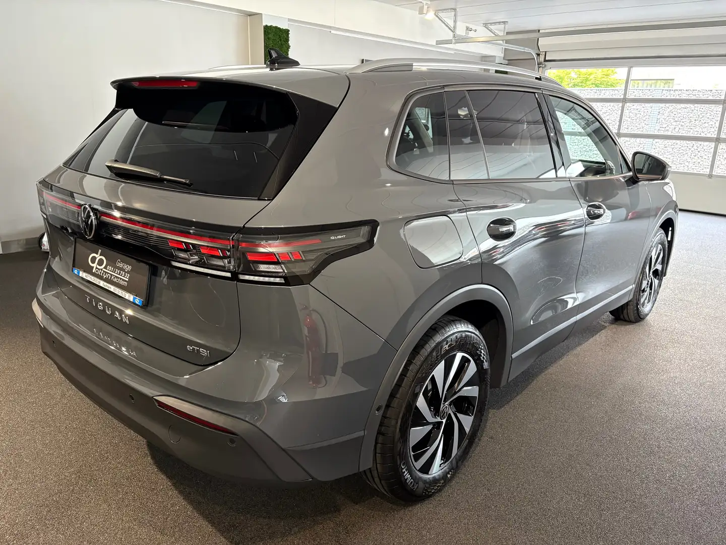 Volkswagen Tiguan VERKOCHT!!!Tiguan 1.5 eTSI OPF DSG Life Grau - 1