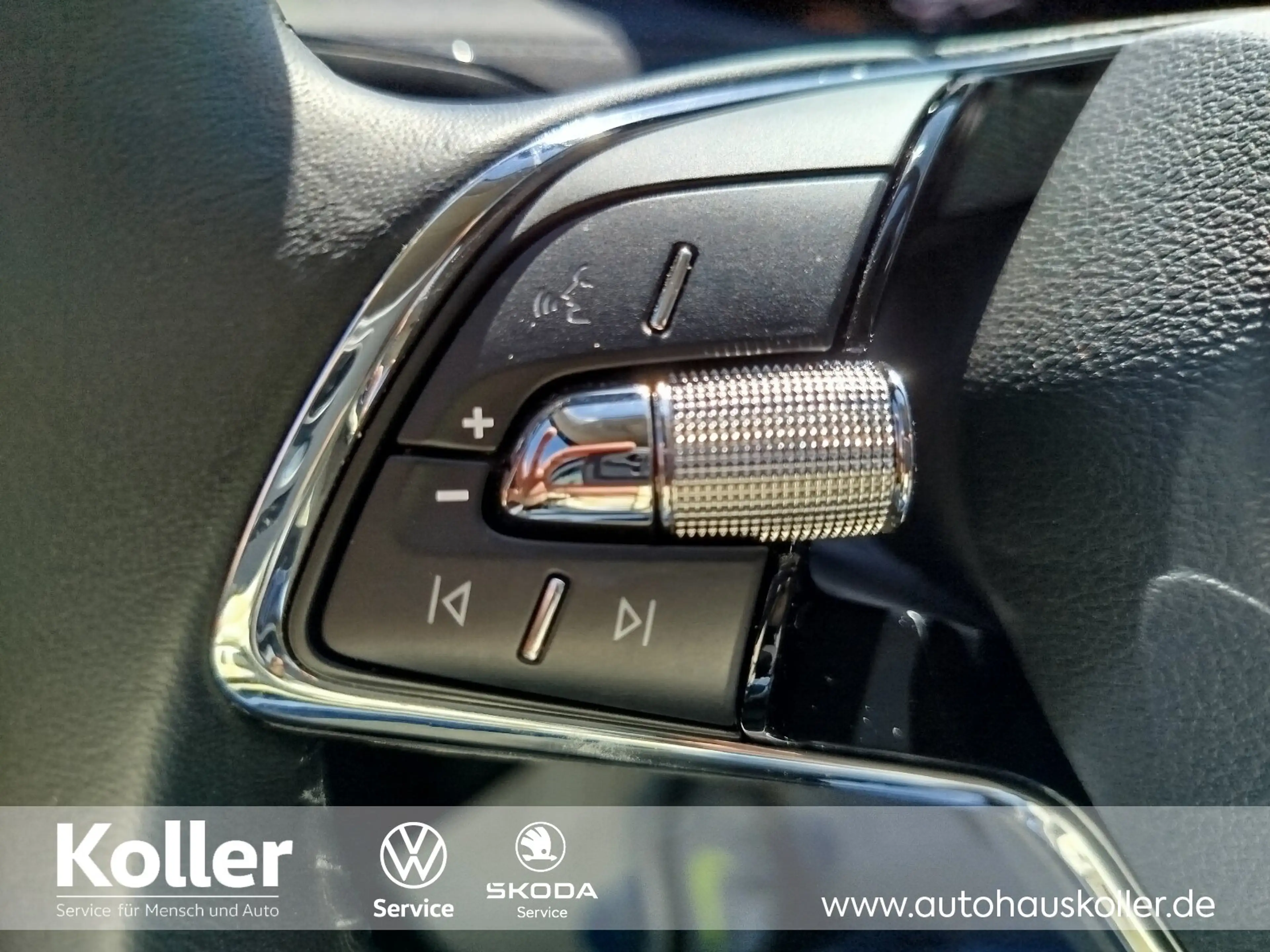 Skoda Enyaq Enyaq iV 60 Loft el.HK MatrixLED TParken ACC SHZ — photo 11